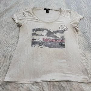 White House Black Market T-Shirt

Size L